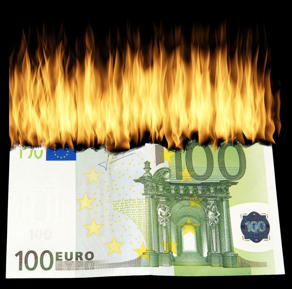 burn money, burn banknote, destroy money, finance, fire, burn, burn money, burn money, fire, fire, fire, fire, fire